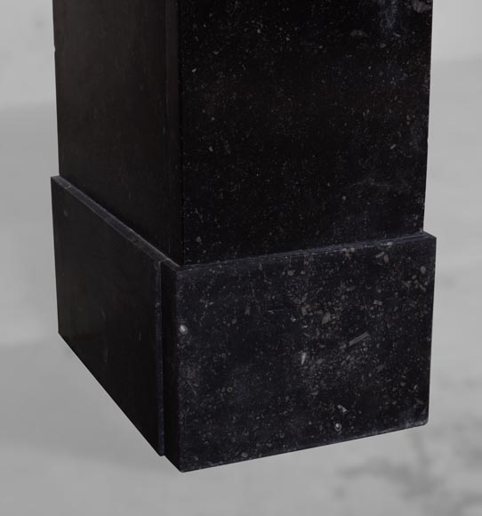 Empire period mantel in belgian petit granit with bronzes on the theme of the death of Archimedes Empire period mantel in belgian petit granit with bronzes on the theme of the death of Archimedes-10