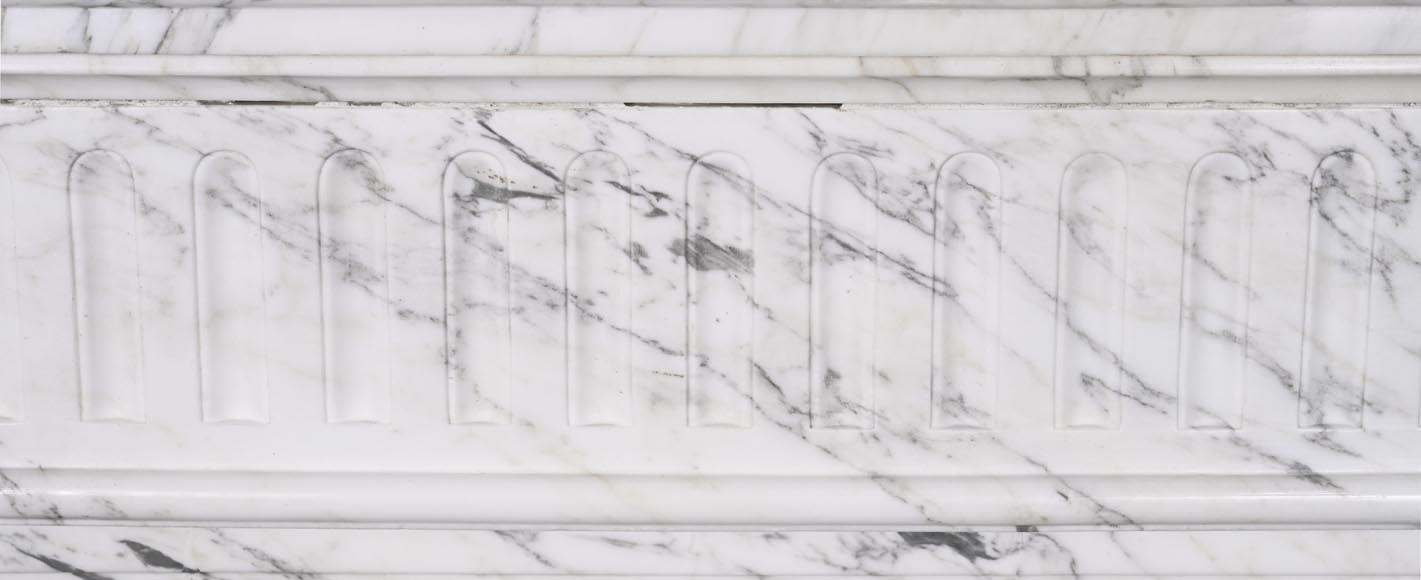 Louis XVI style curved fireplace in Arabescato marble, with rudenture and acanthus leaf Louis XVI style curved fireplace in Arabescato marble, with rudenture and acanthus leaf-1