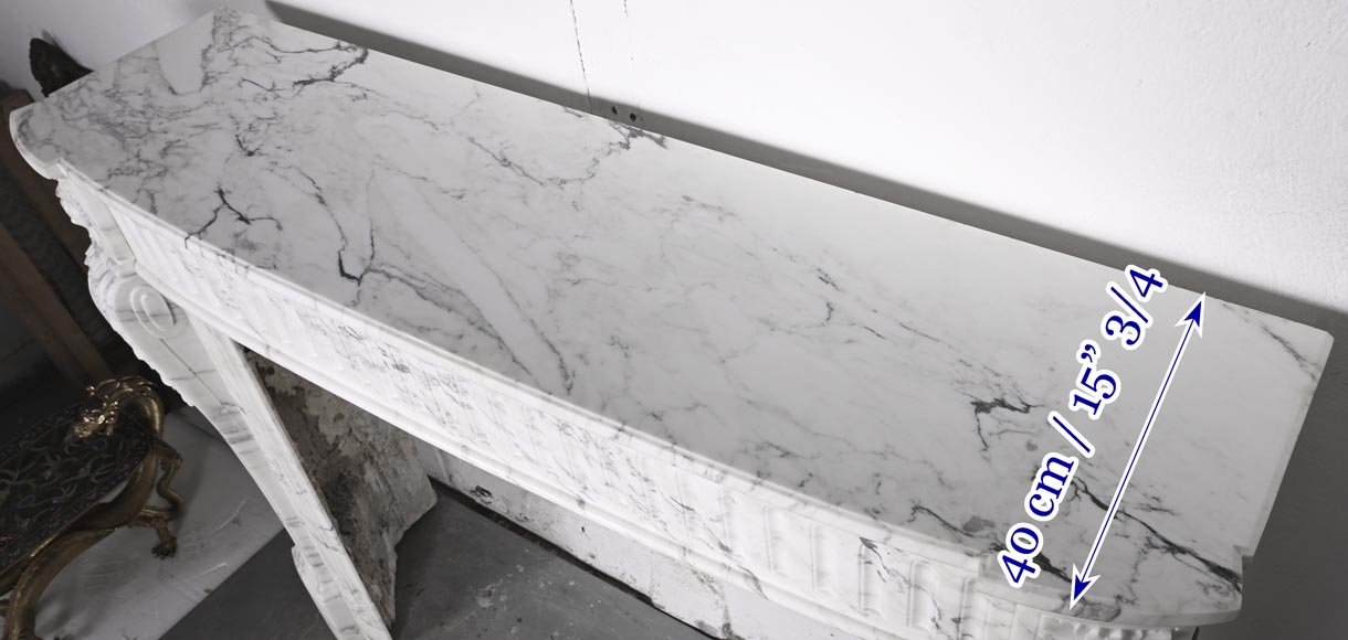 Louis XVI style curved fireplace in Arabescato marble, with rudenture and acanthus leaf Louis XVI style curved fireplace in Arabescato marble, with rudenture and acanthus leaf-13