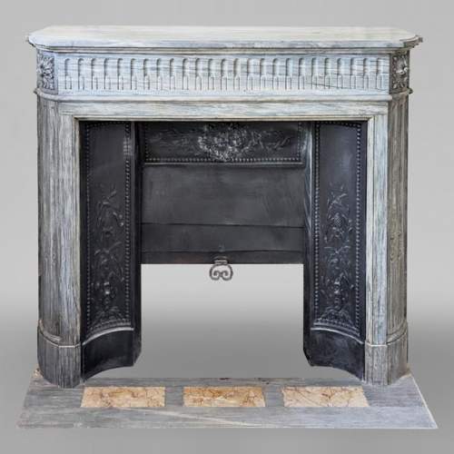 Louis XVI style mantel with rounded corners in light Turquin