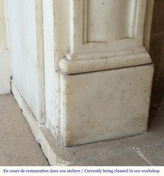 Louis XVI periode mantel in statuary marble adorned with a string of pearls Louis XVI periode mantel in statuary marble adorned with a string of pearls-8