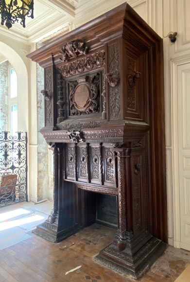 Important Neo-Renaissance syle mantel carved in walnut wood and oak Important Neo-Renaissance syle mantel carved in walnut wood and oak-0
