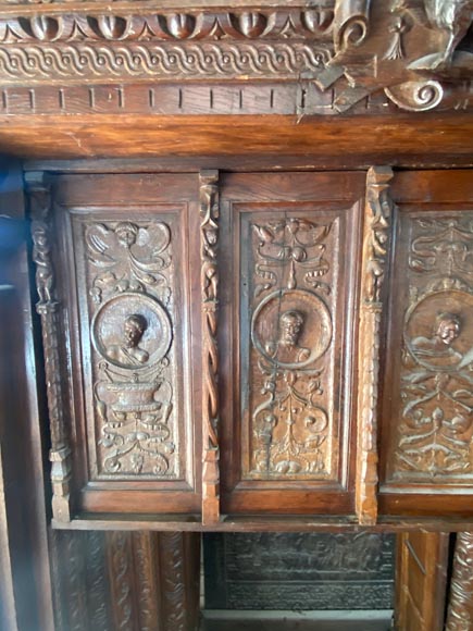 Important Neo-Renaissance syle mantel carved in walnut wood and oak Important Neo-Renaissance syle mantel carved in walnut wood and oak-3