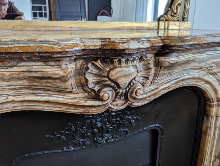 Louis XV style mantel in onyx Louis XV style mantel in onyx-2