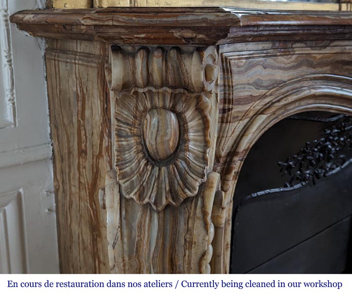 Louis XV style mantel in onyx Louis XV style mantel in onyx-4