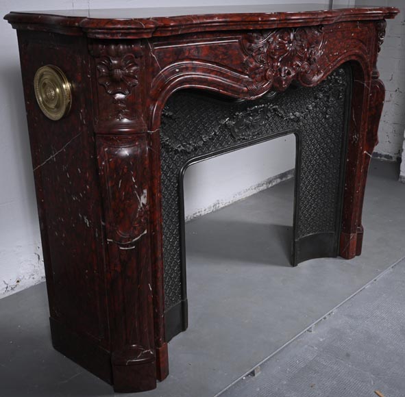 Louis XV style mantel with rich décor of shells and volutes in Griotte marble Louis XV style mantel with rich décor of shells and volutes in Griotte marble-4