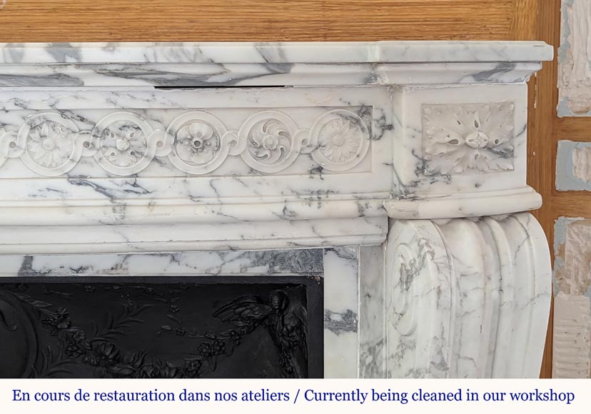 Louis XVI style mantel with curved entablature decorated with macaroons in Arabescato marble Louis XVI style mantel with curved entablature decorated with macaroons in Arabescato marble-8