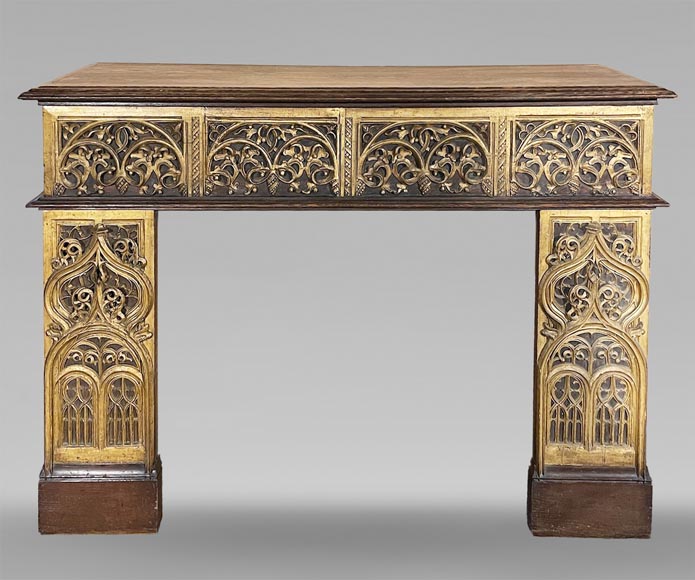 Neo-Gothic style mantel in gilded wood Neo-Gothic style mantel in gilded wood-0