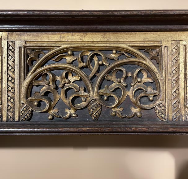 Neo-Gothic style mantel in gilded wood Neo-Gothic style mantel in gilded wood-1