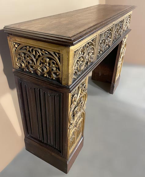Neo-Gothic style mantel in gilded wood Neo-Gothic style mantel in gilded wood-3