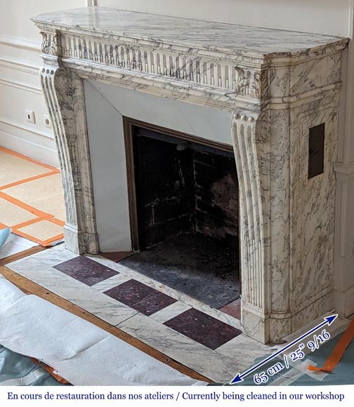 Louis XVI style mantel with curved flutes and carved capitals in highly veined Arabescato marble Louis XVI style mantel with curved flutes and carved capitals in highly veined Arabescato marble-7