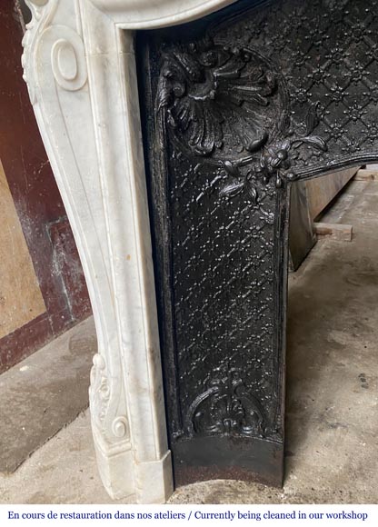 Louis XV style mantel with shell framed by palmettes carved in Carrara marble Louis XV style mantel with shell framed by palmettes carved in Carrara marble-6