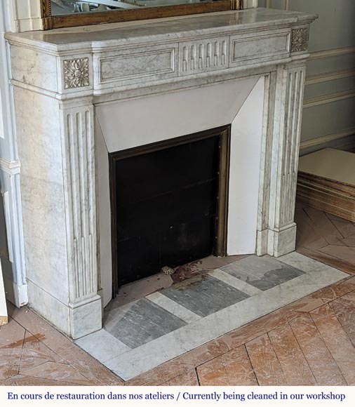 Louis XVI style Carrara marble mantel with curved fluting Louis XVI style Carrara marble mantel with curved fluting-2