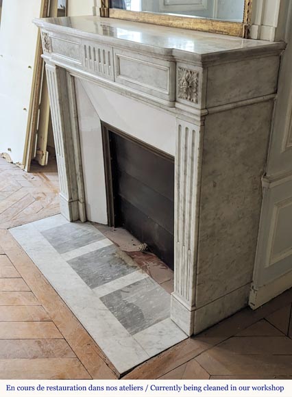 Louis XVI style Carrara marble mantel with curved fluting Louis XVI style Carrara marble mantel with curved fluting-5