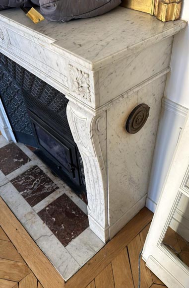 Louis XVI style mantel in Carrara marble adorned with a sunflower Louis XVI style mantel in Carrara marble adorned with a sunflower-3