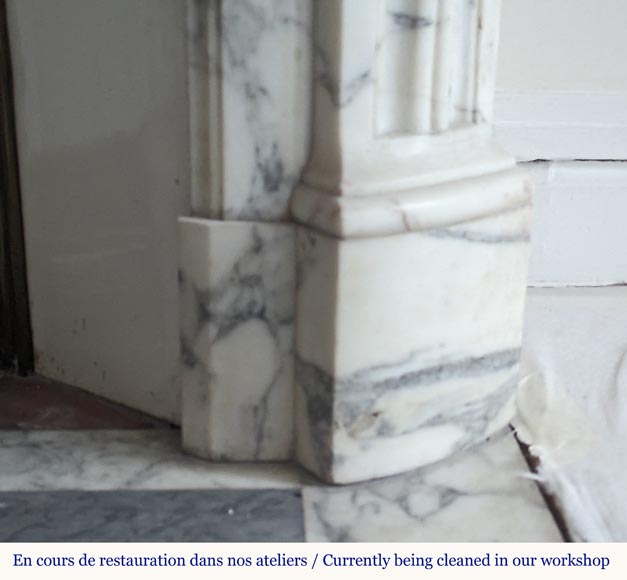 Louis XVI style curved mantel with curved flutes in Arabescato marble Louis XVI style curved mantel with curved flutes in Arabescato marble-7