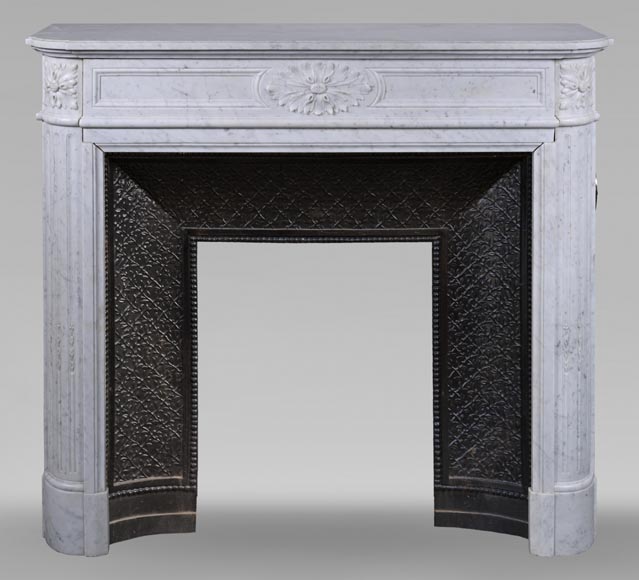 Louis XVI style Carrara marble mantel with rounded corners Louis XVI style Carrara marble mantel with rounded corners-0