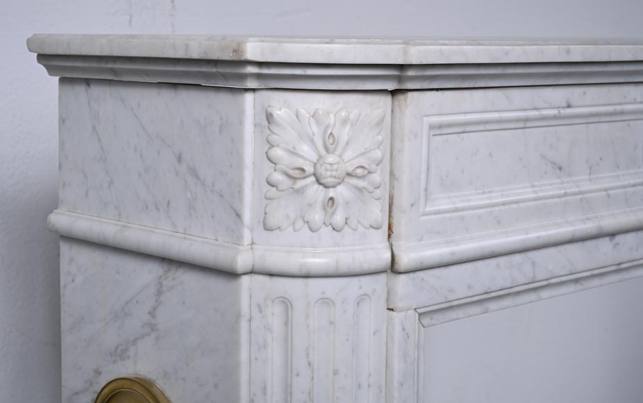Louis XVI style Carrara marble mantel with rounded corners Louis XVI style Carrara marble mantel with rounded corners-4