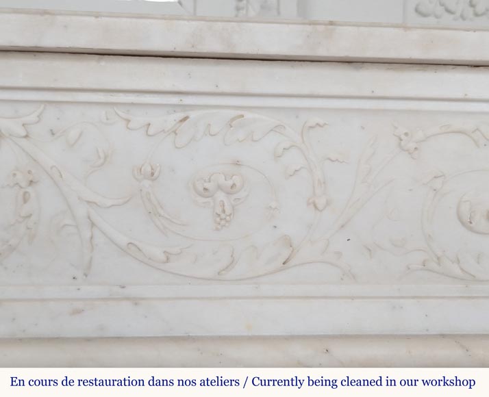 Large Louis XVI period statuary marble mantel with foliage décor  Large Louis XVI period statuary marble mantel with foliage décor -3