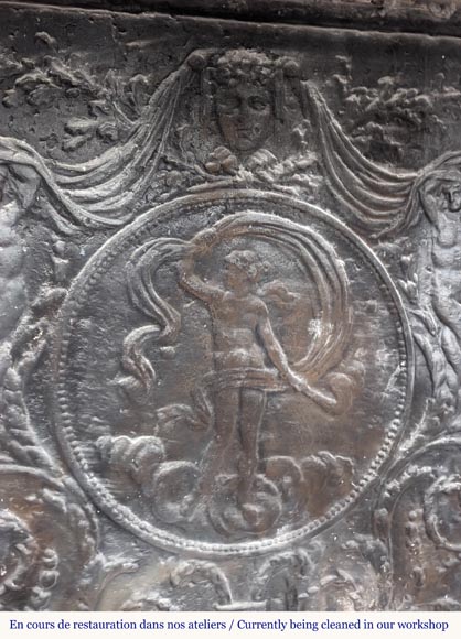 Large Louis XVI period statuary marble mantel with foliage décor  Large Louis XVI period statuary marble mantel with foliage décor -14