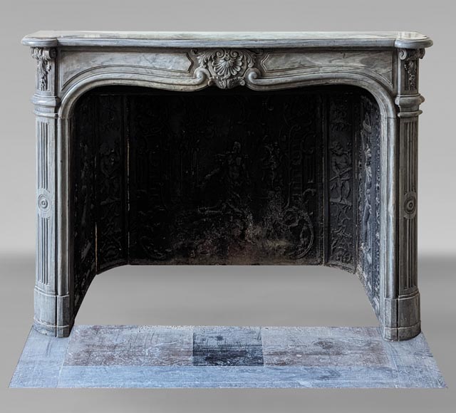 Louis XV period Turquin marble mantel with beautiful shell Louis XV period Turquin marble mantel with beautiful shell-0