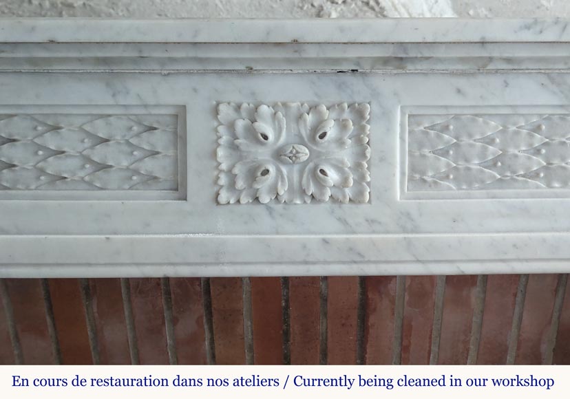 Louis XVI style mantel in Carrara marble decorated with a holly frieze Louis XVI style mantel in Carrara marble decorated with a holly frieze-1