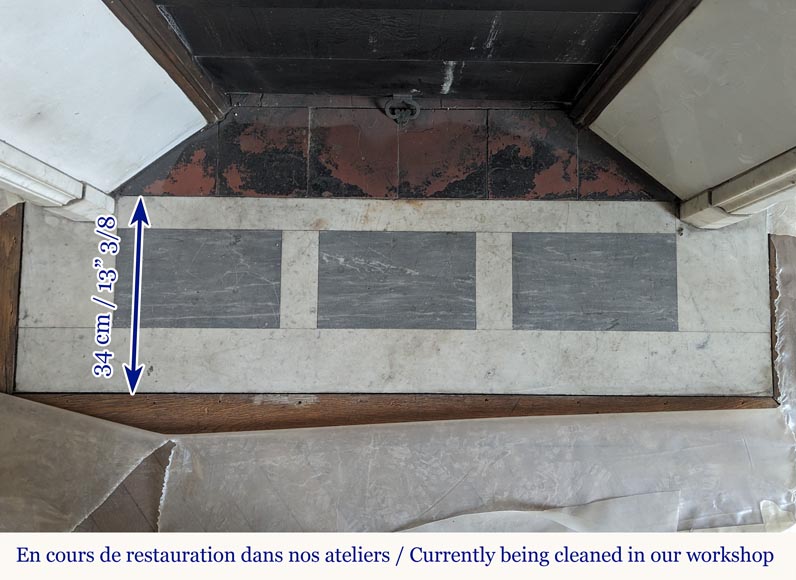 Round Louis XVI style mantel in Carrara marble adorned with a laurel wreath Round Louis XVI style mantel in Carrara marble adorned with a laurel wreath-13