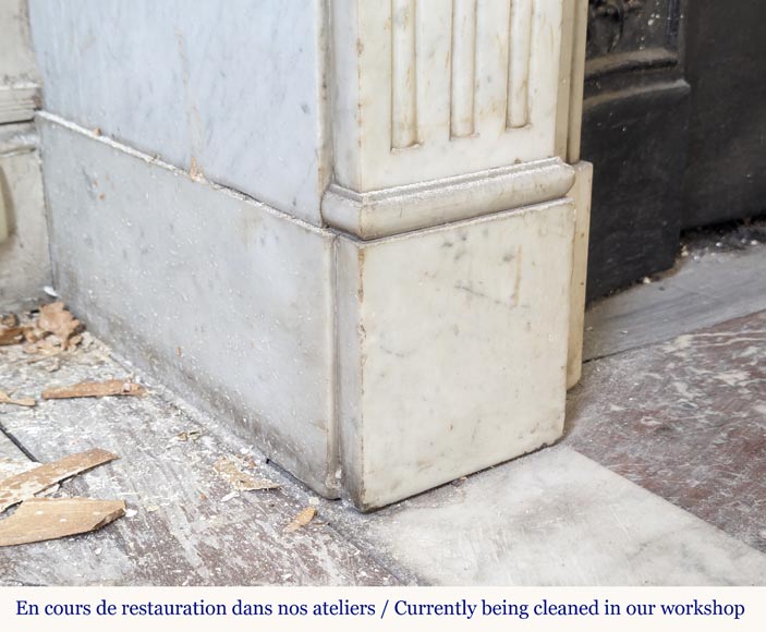 Louis XVI style mantel in Carrara marble adorned with rosettes Louis XVI style mantel in Carrara marble adorned with rosettes-4