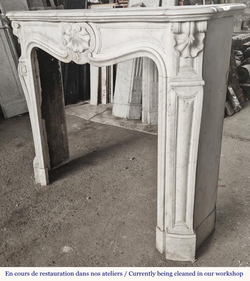 Louis XV style fireplace with three shells, in Carrara marble Louis XV style fireplace with three shells, in Carrara marble-6