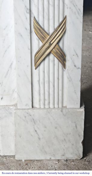 Louis XVI style fireplace in Carrara marble and bronze Louis XVI style fireplace in Carrara marble and bronze-8
