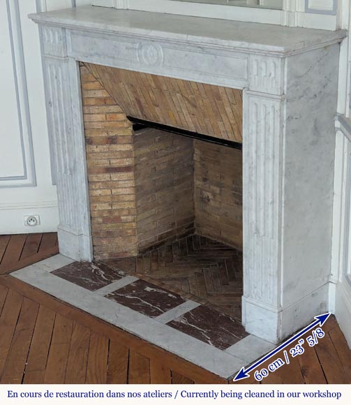 Louis XVI style mantel in Carrara marble adorned with a sunflower Louis XVI style mantel in Carrara marble adorned with a sunflower-5