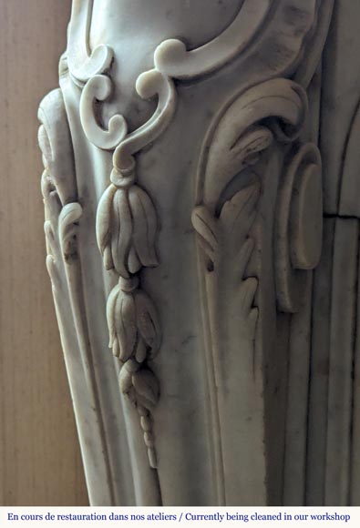 Louis XV style mantel in Carrara marble richly carved with foliage Louis XV style mantel in Carrara marble richly carved with foliage-7
