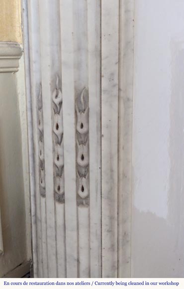Louis XVI style Carrara marble mantel with rounded corners adorned with a sunflower flower Louis XVI style Carrara marble mantel with rounded corners adorned with a sunflower flower-5