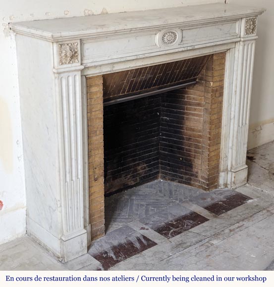 Louis XVI style carved in Carrara marble mantel with flower Louis XVI style carved in Carrara marble mantel with flower-2
