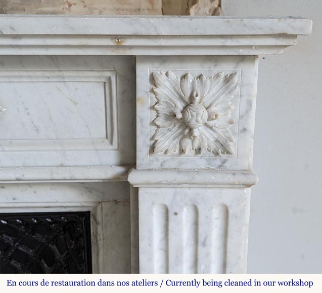 Louis XVI style mantel in Carrara marble adorned with a laurel wreath Louis XVI style mantel in Carrara marble adorned with a laurel wreath-7