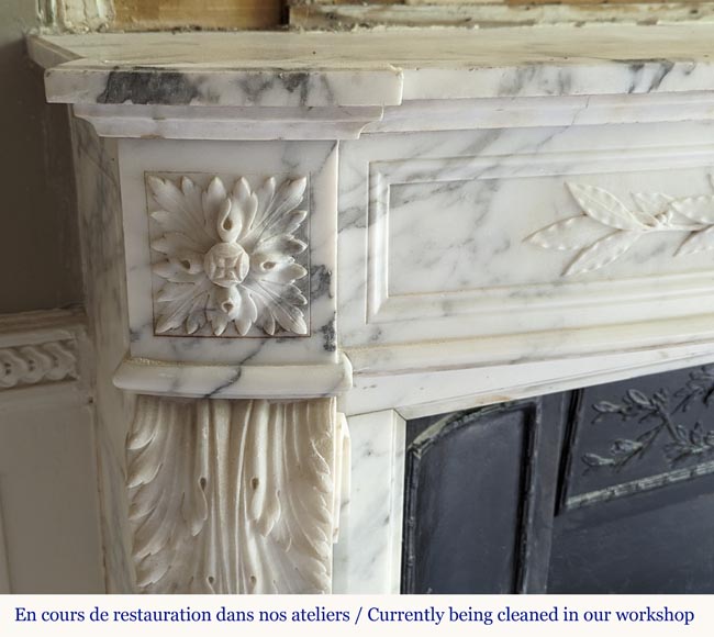Louis XVI style Arabescato marble mantel with curved entablature decorated with a laurel wreath Louis XVI style Arabescato marble mantel with curved entablature decorated with a laurel wreath-4