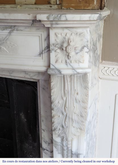 Louis XVI style Arabescato marble mantel with curved entablature decorated with a laurel wreath Louis XVI style Arabescato marble mantel with curved entablature decorated with a laurel wreath-8