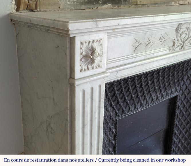 Louis XVI style Carrara marble mantel decorated with a laurel wreath Louis XVI style Carrara marble mantel decorated with a laurel wreath-3