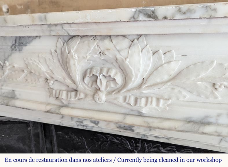 Curved Louis XVI style mantel in Arabescato marble decorated with a laurel wreath Curved Louis XVI style mantel in Arabescato marble decorated with a laurel wreath-2