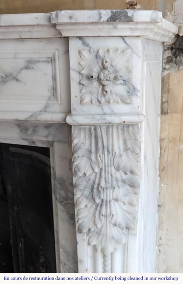 Curved Louis XVI style mantel in Arabescato marble decorated with a laurel wreath Curved Louis XVI style mantel in Arabescato marble decorated with a laurel wreath-8