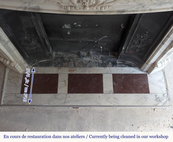 Curved Louis XVI style mantel in Arabescato marble decorated with a laurel wreath Curved Louis XVI style mantel in Arabescato marble decorated with a laurel wreath-11