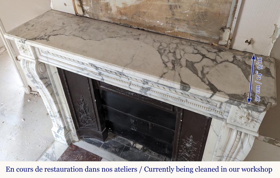 Louis XVI style mantel in Arabescato marble decorated with a frieze of pearls Louis XVI style mantel in Arabescato marble decorated with a frieze of pearls-9