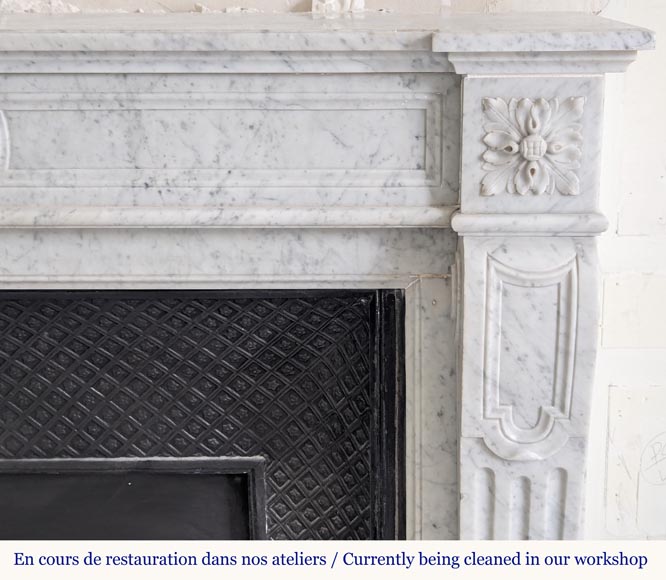 Cheminée de style Louis XVI en marbre de Carrare ornée d'un tournesol Cheminée de style Louis XVI en marbre de Carrare ornée d'un tournesol-7