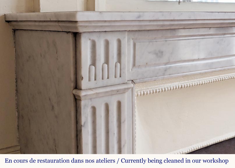 Louis XVI style mantel in Carrara marble adorned with a sunflower flower Louis XVI style mantel in Carrara marble adorned with a sunflower flower-3