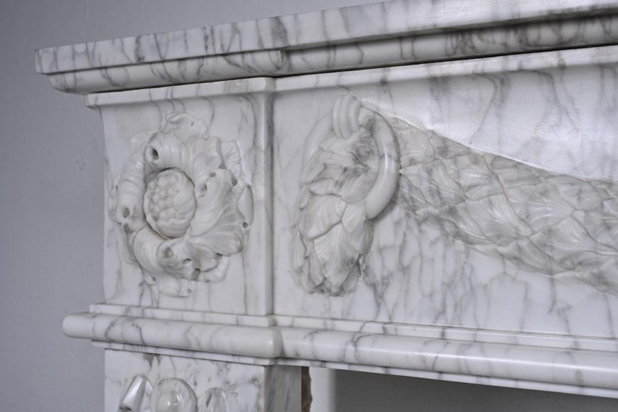 Louis XVI period mantel adorned with a garland carved in antique veined Carrara marble Louis XVI period mantel adorned with a garland carved in antique veined Carrara marble-4