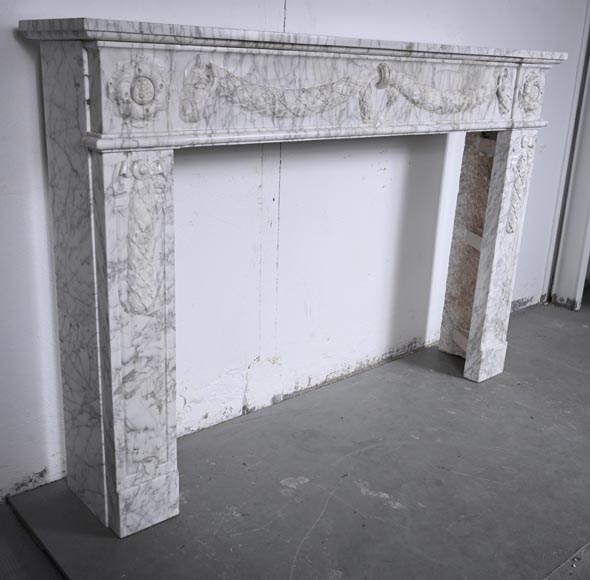 Louis XVI period mantel adorned with a garland carved in antique veined Carrara marble Louis XVI period mantel adorned with a garland carved in antique veined Carrara marble-5