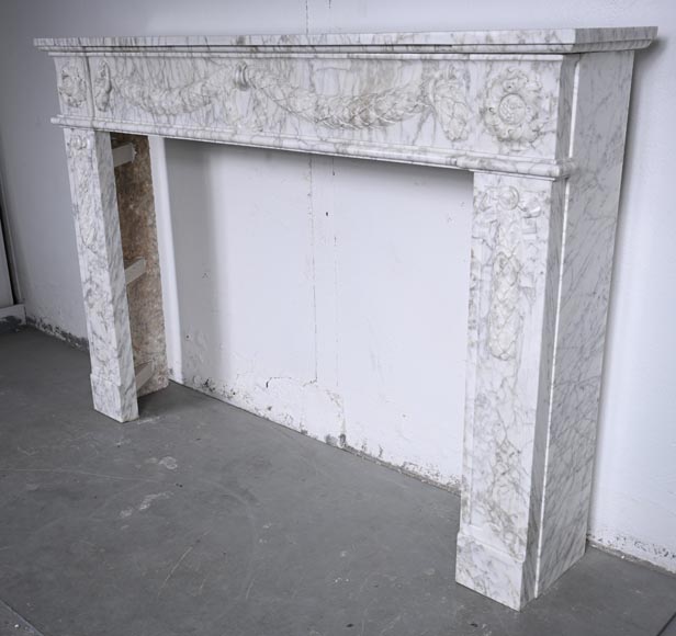 Louis XVI period mantel adorned with a garland carved in antique veined Carrara marble Louis XVI period mantel adorned with a garland carved in antique veined Carrara marble-9