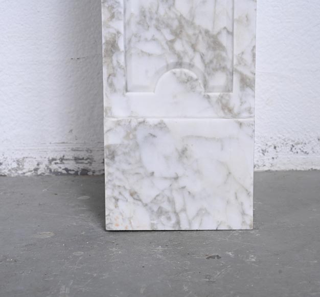 Louis XVI period mantel adorned with a garland carved in antique veined Carrara marble Louis XVI period mantel adorned with a garland carved in antique veined Carrara marble-13