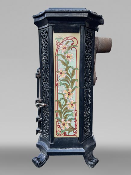 GODIN, Cast Iron Stove with Art Nouveau Floral Decor, 19th-20th Century GODIN, Cast Iron Stove with Art Nouveau Floral Decor, 19th-20th Century-0