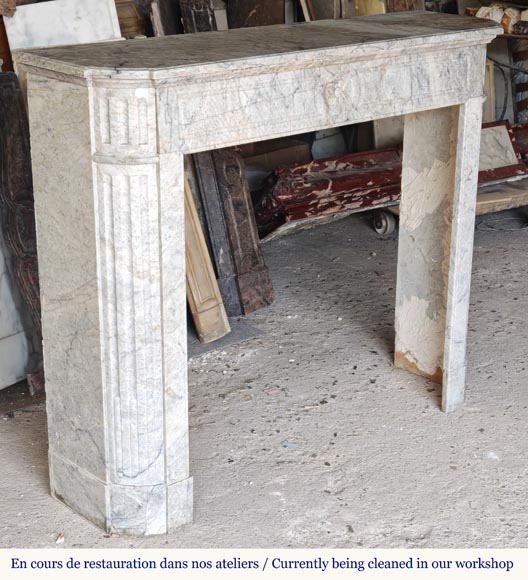 Louis XVI style mantel with rounded corners and carved sunflower in cristaline marble Louis XVI style mantel with rounded corners and carved sunflower in cristaline marble-2